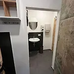 Musikbuehne Flieger - Konzept - Loften In Einer Kneipe Apartmán *