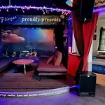 Musikbuehne Flieger - Konzept - Loften In Einer Kneipe Apartament