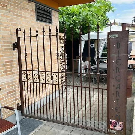 Musikbühne Flieger - Konzept - Loften In Einer Kneipe