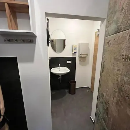 Musikbühne Flieger - Konzept - Loften In Einer Kneipe Apartment *