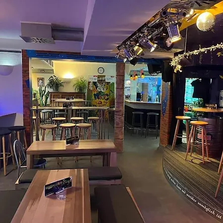 Musikbühne Flieger - Konzept - Loften In Einer Kneipe Tettnang