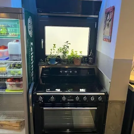 Musikbühne Flieger - Konzept - Loften In Einer Kneipe Apartment