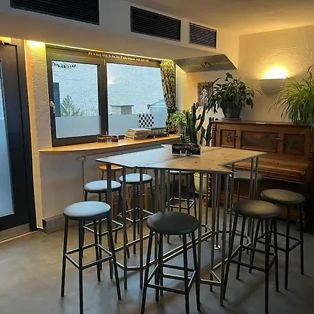 Musikbühne Flieger - Konzept - Loften In Einer Kneipe Apartment Tettnang