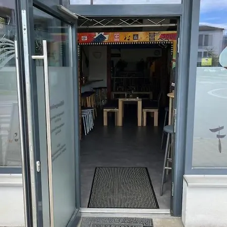 Musikbühne Flieger - Konzept - Loften In Einer Kneipe *