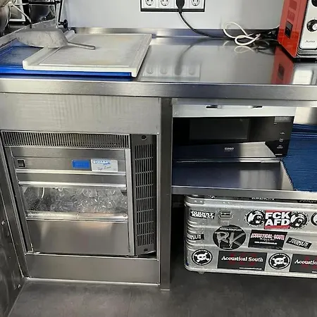 Musikbühne Flieger - Konzept - Loften In Einer Kneipe