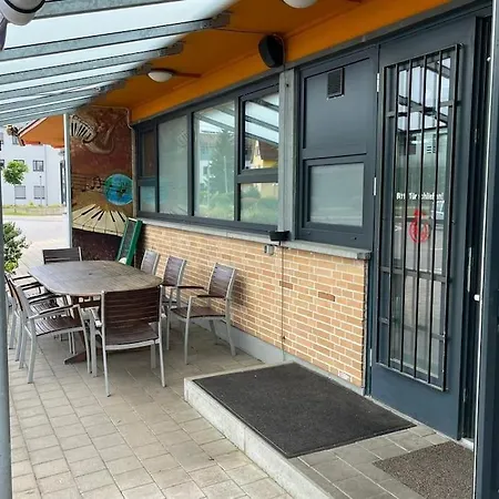 Musikbühne Flieger - Konzept - Loften In Einer Kneipe *