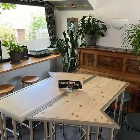 Musikbühne Flieger - Konzept - Loften In Einer Kneipe *