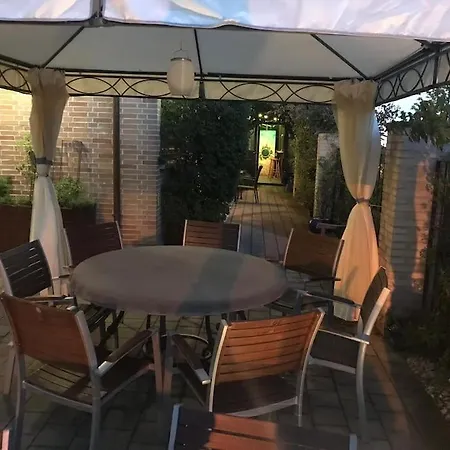 Musikbühne Flieger - Konzept - Loften In Einer Kneipe *