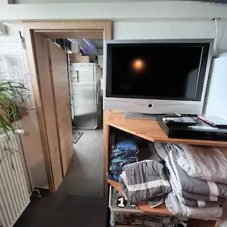 Musikbühne Flieger - Konzept - Loften In Einer Kneipe Apartment *