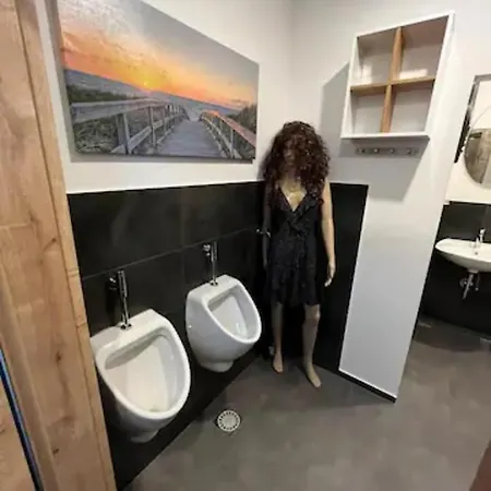 Musikbühne Flieger - Konzept - Loften In Einer Kneipe