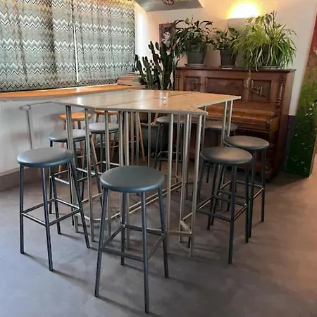 Apartment Musikbühne Flieger - Konzept - Loften In Einer Kneipe Tettnang