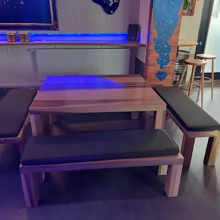 Musikbühne Flieger - Konzept - Loften In Einer Kneipe Apartment Tettnang