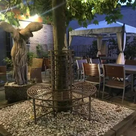 Apartment Musikbühne Flieger - Konzept - Loften In Einer Kneipe *