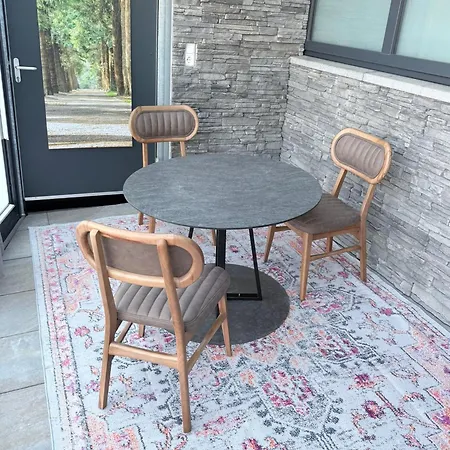 Musikbuehne Flieger - Konzept - Loften In Einer Kneipe *