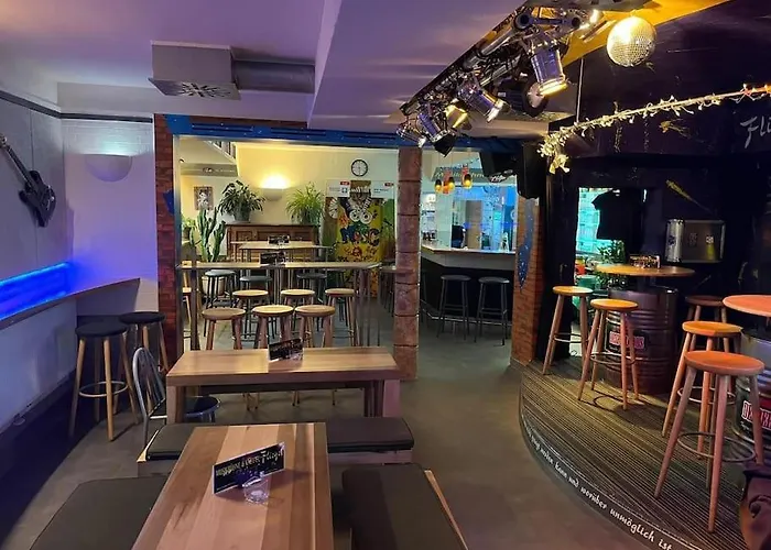 Musikbuehne Flieger - Konzept - Loften In Einer Kneipe 테트낭