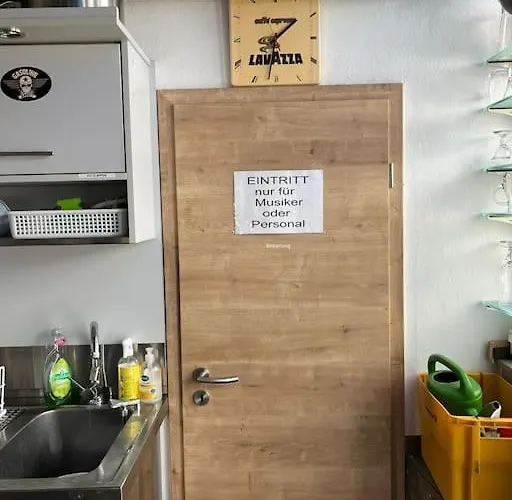 Musikbuehne Flieger - Konzept - Loften In Einer Kneipe *