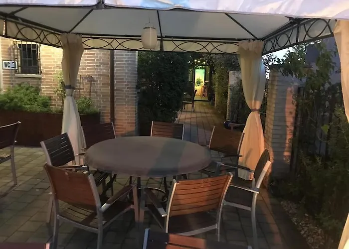 Musikbuehne Flieger - Konzept - Loften In Einer Kneipe *