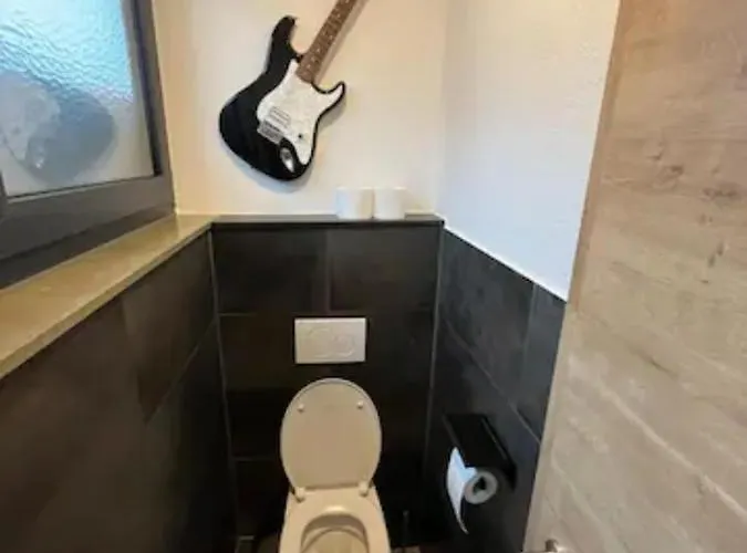 Musikbuehne Flieger - Konzept - Loften In Einer Kneipe 테트낭