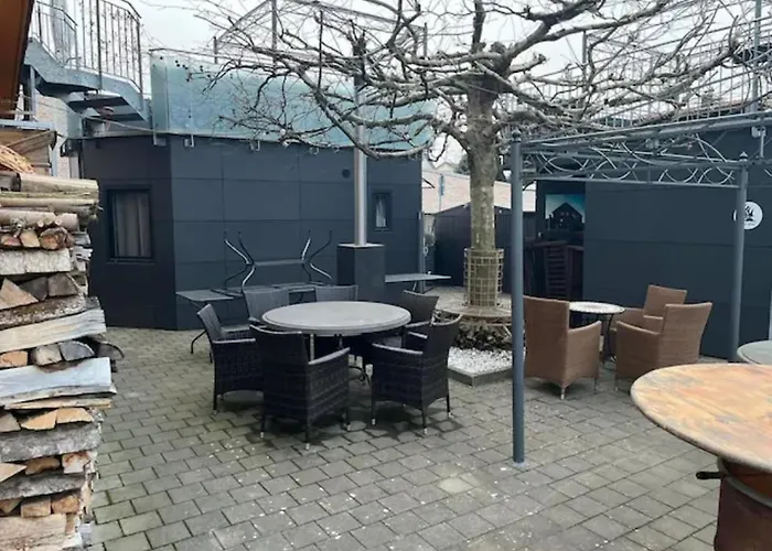 Musikbuehne Flieger - Konzept - Loften In Einer Kneipe 아파트 *