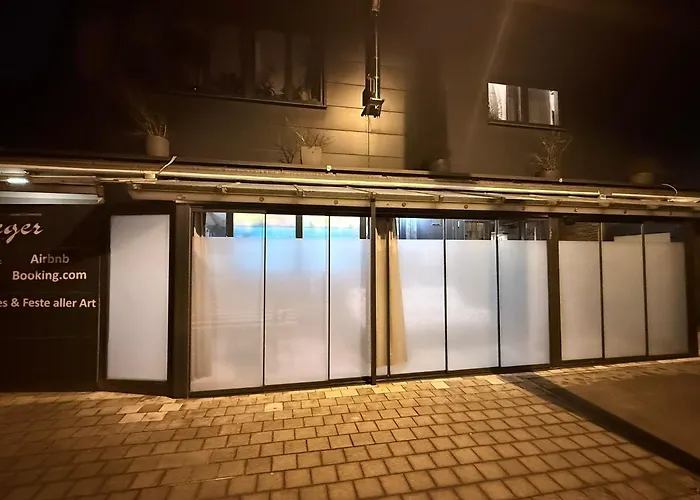 Musikbuehne Flieger - Konzept - Loften In Einer Kneipe *