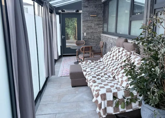 Musikbuehne Flieger - Konzept - Loften In Einer Kneipe 아파트